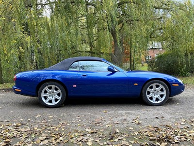 Lot 20 - 1998 Jaguar XK8 Convertible