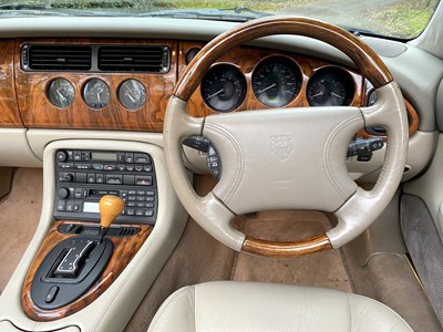 Lot 20 - 1998 Jaguar XK8 Convertible