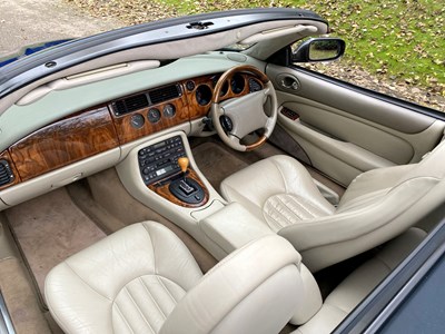 Lot 20 - 1998 Jaguar XK8 Convertible