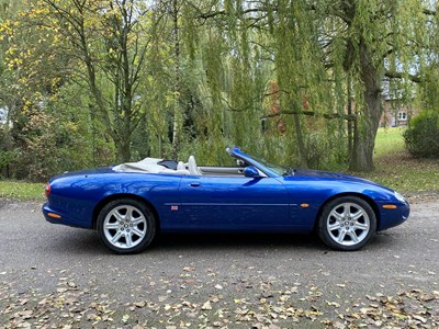 Lot 20 - 1998 Jaguar XK8 Convertible