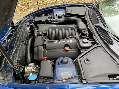 Lot 20 - 1998 Jaguar XK8 Convertible