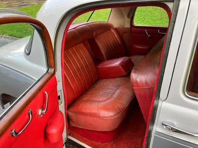 Lot 15 - 1961 Rover P4