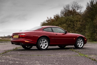 Lot 69 - 1999 Jaguar XK8 4.0
