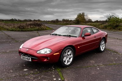 Lot 69 - 1999 Jaguar XK8 4.0