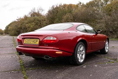 Lot 69 - 1999 Jaguar XK8 4.0