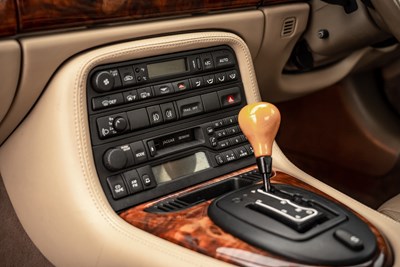 Lot 69 - 1999 Jaguar XK8 4.0
