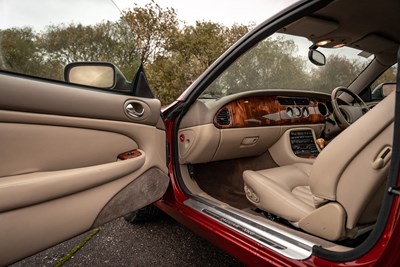 Lot 69 - 1999 Jaguar XK8 4.0