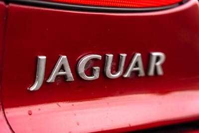Lot 69 - 1999 Jaguar XK8 4.0