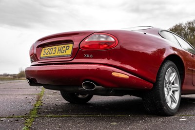 Lot 69 - 1999 Jaguar XK8 4.0