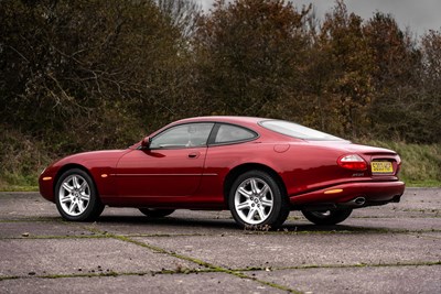 Lot 69 - 1999 Jaguar XK8 4.0
