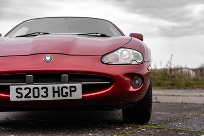 Lot 69 - 1999 Jaguar XK8 4.0