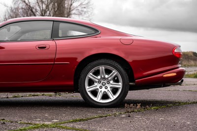 Lot 69 - 1999 Jaguar XK8 4.0