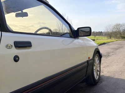 Lot 28 - 1984 Ford XR4i