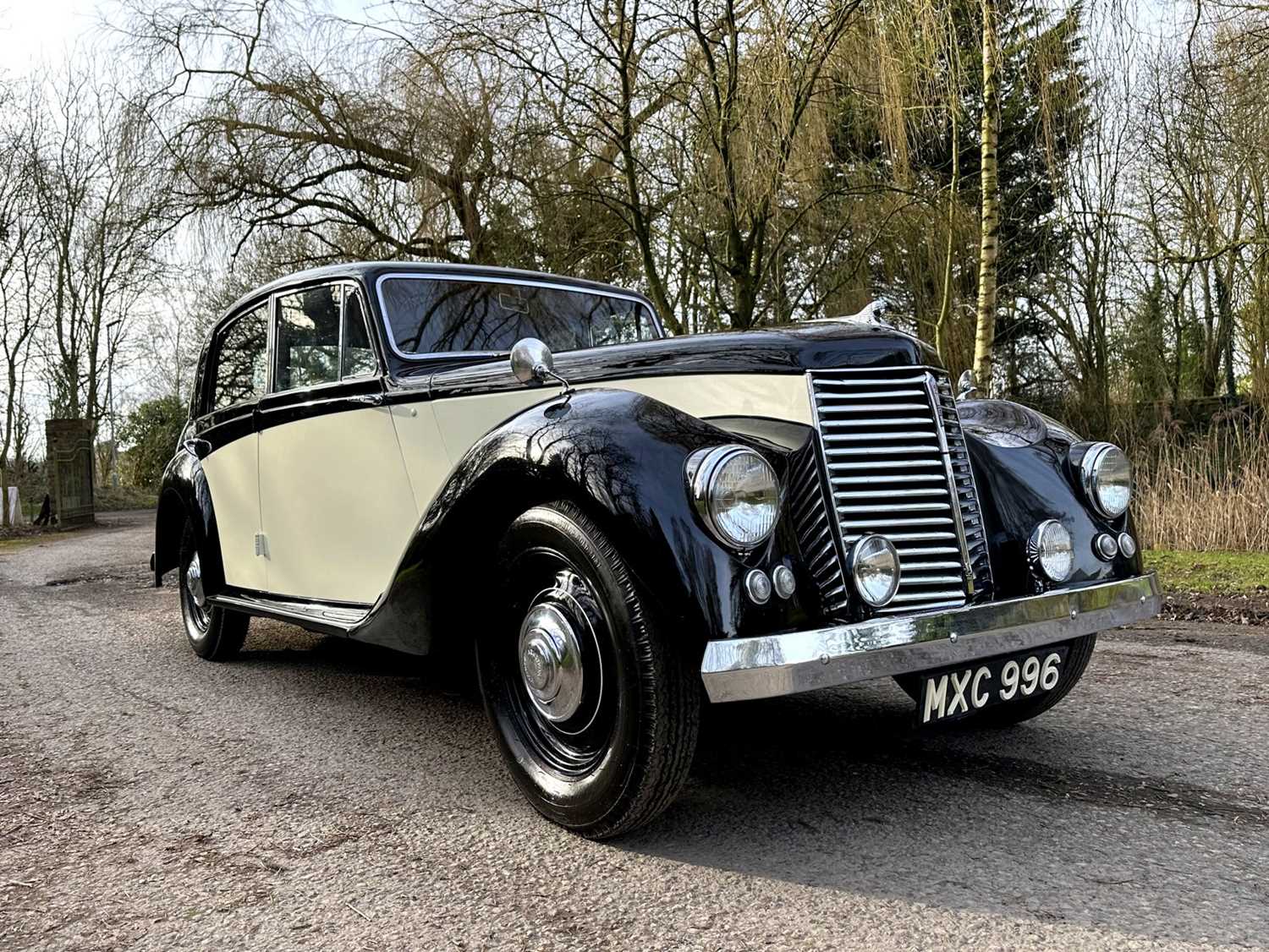 Lot 47 - 1952 Armstrong Siddeley Whitley Four-Light Saloon