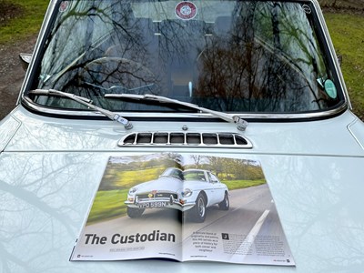 Lot 34 - 1974 MGB GT V8