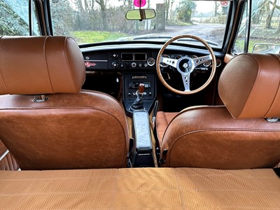 Lot 34 - 1974 MGB GT V8