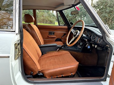 Lot 34 - 1974 MGB GT V8