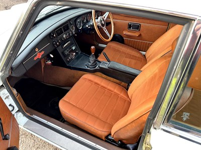 Lot 34 - 1974 MGB GT V8
