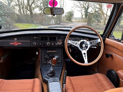 Lot 34 - 1974 MGB GT V8