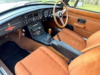 Lot 34 - 1974 MGB GT V8