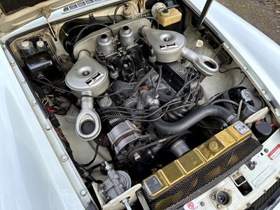 Lot 34 - 1974 MGB GT V8