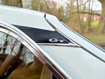 Lot 34 - 1974 MGB GT V8