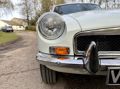 Lot 34 - 1974 MGB GT V8