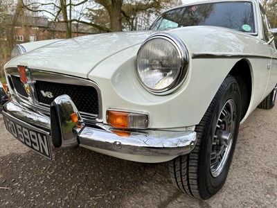 Lot 34 - 1974 MGB GT V8