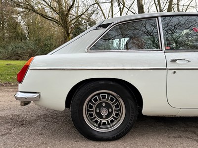 Lot 34 - 1974 MGB GT V8