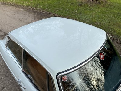 Lot 34 - 1974 MGB GT V8