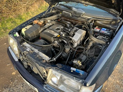 Lot 2 - 1993 Mercedes-Benz E200 Elegance