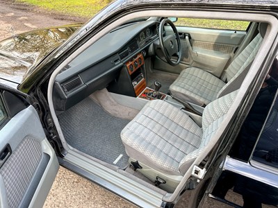 Lot 1 - 1992 Mercedes-Benz 190D