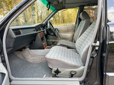 Lot 1 - 1992 Mercedes-Benz 190D