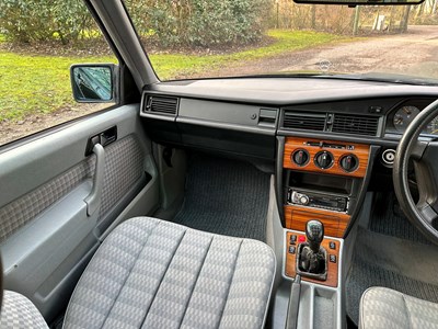 Lot 1 - 1992 Mercedes-Benz 190D