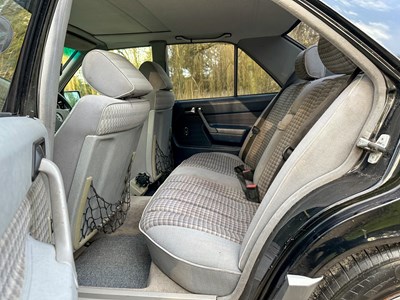 Lot 1 - 1992 Mercedes-Benz 190D