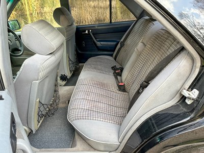 Lot 1 - 1992 Mercedes-Benz 190D