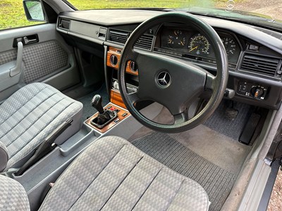 Lot 1 - 1992 Mercedes-Benz 190D