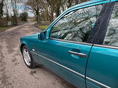 Lot 3 - 1997 Mercedes-Benz C180 Elegance