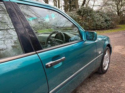 Lot 3 - 1997 Mercedes-Benz C180 Elegance