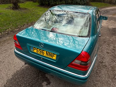 Lot 3 - 1997 Mercedes-Benz C180 Elegance