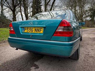 Lot 3 - 1997 Mercedes-Benz C180 Elegance