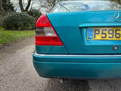 Lot 3 - 1997 Mercedes-Benz C180 Elegance