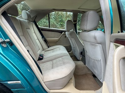 Lot 3 - 1997 Mercedes-Benz C180 Elegance