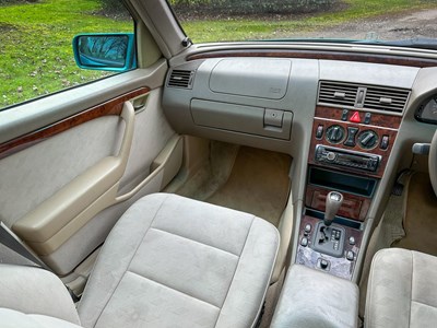 Lot 3 - 1997 Mercedes-Benz C180 Elegance