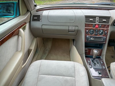 Lot 3 - 1997 Mercedes-Benz C180 Elegance