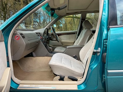 Lot 3 - 1997 Mercedes-Benz C180 Elegance