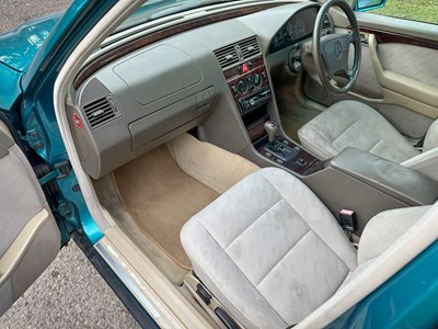 Lot 3 - 1997 Mercedes-Benz C180 Elegance