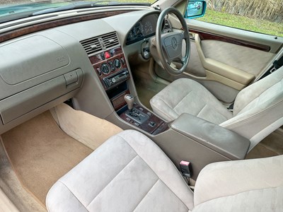 Lot 3 - 1997 Mercedes-Benz C180 Elegance