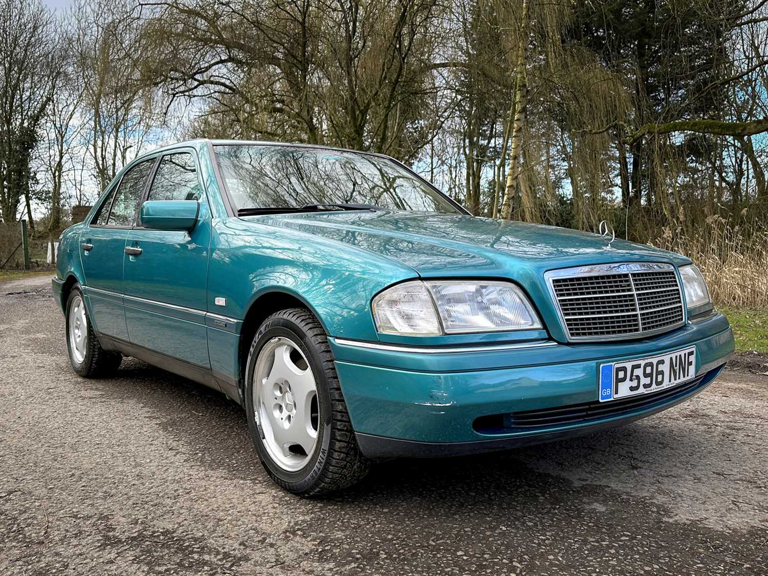 Lot 3 - 1997 Mercedes-Benz C180 Elegance