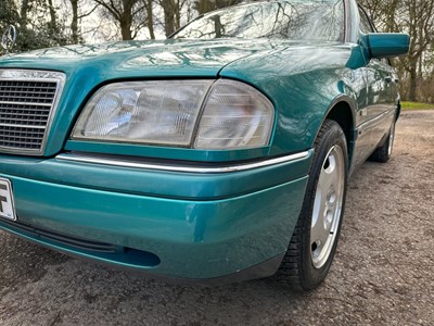 Lot 3 - 1997 Mercedes-Benz C180 Elegance